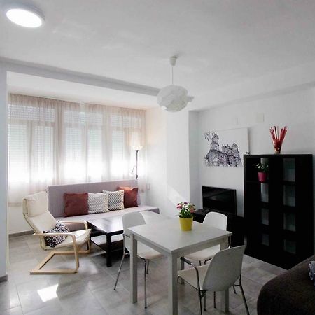 Estudio centrico metros de la playa con aire by Lightbooking Cádiz Exterior foto