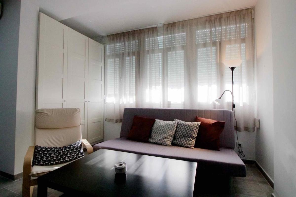 Estudio centrico metros de la playa con aire by Lightbooking Cádiz Exterior foto
